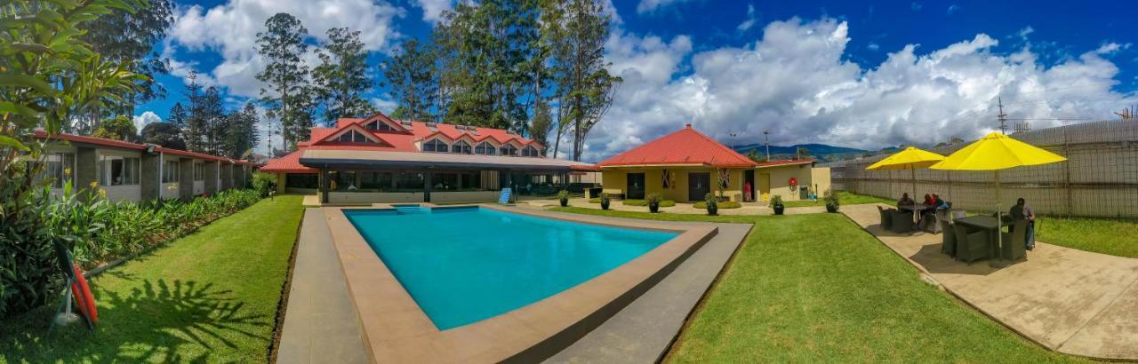 Highlander Hotel Monte Hagen Esterno foto